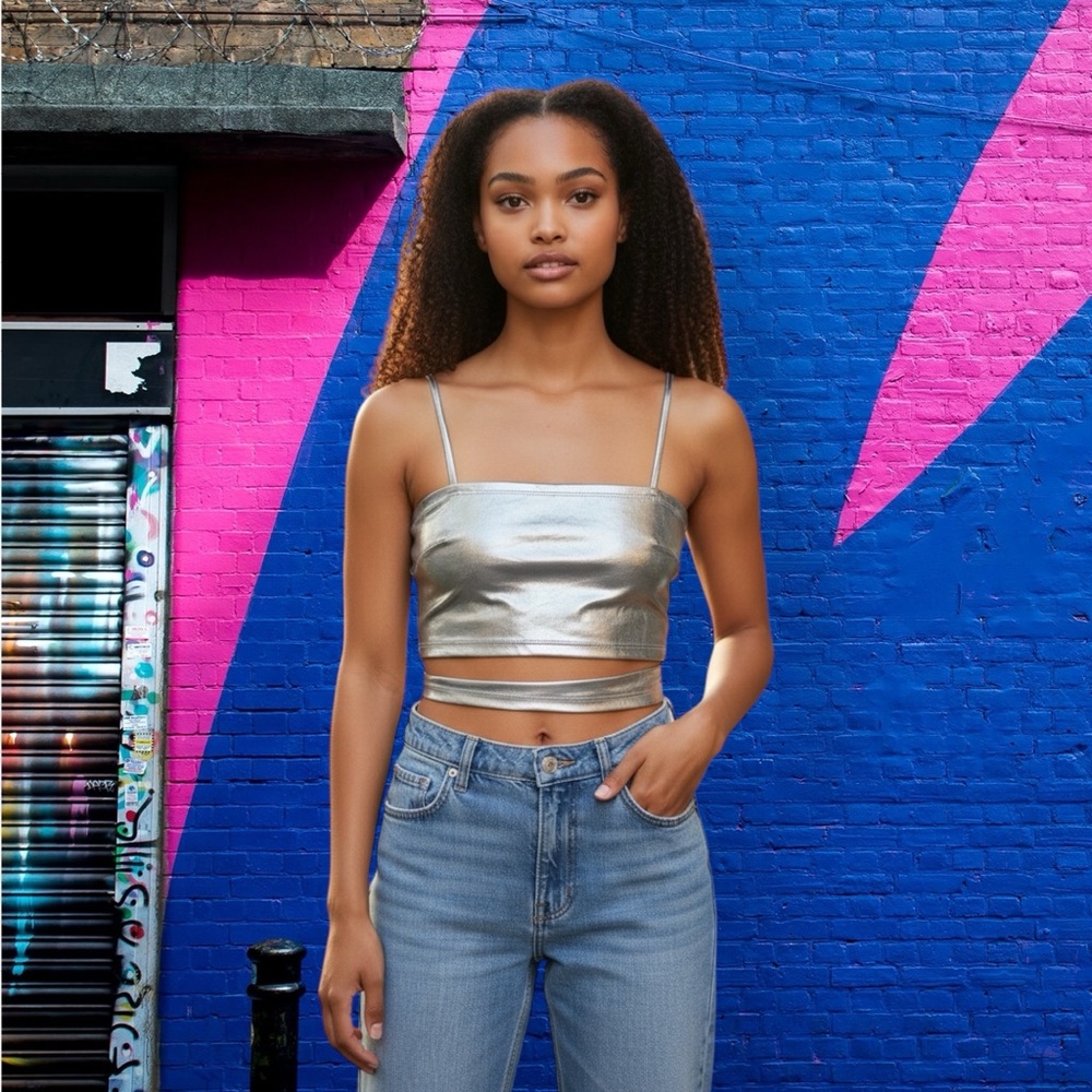 Metallic Silver Strappy Crop Top - Women new with tags - Picture 4 of 10